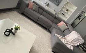 Next2Airport - Appartement House Of Lions